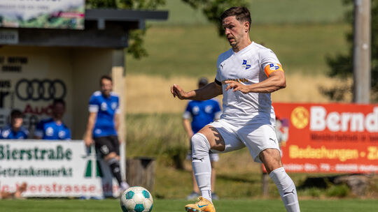 Robin Sooß geht wie früher beim VfR Baumholder auch als Kapitän des FC Freisen erfolgreich auf Torejagd.
