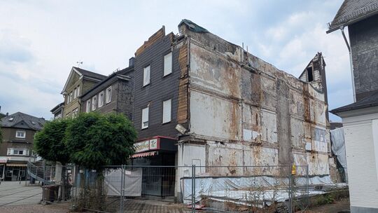 Wie geht es mit dem Haus in Betzdorf weiter? Das Verwaltungsgericht Koblenz hat nun erstmal im Sinne des Hausbesitzers entschied