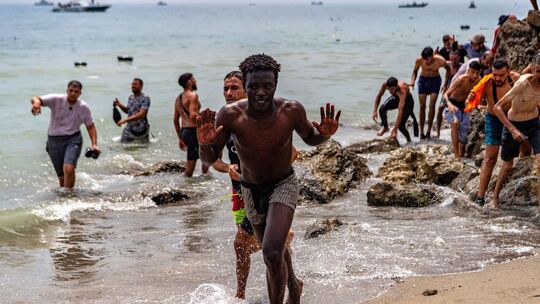 Migranten in Spanien-Exklave Ceuta Migranten in Spanien-Exklave Ceuta