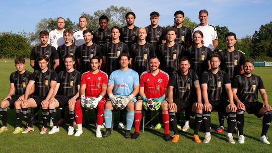 Startet als Aufsteiger in der Landesliga: Die SG Weinsheim mit (vorne von links) Daniel Schnell, Joel Knaus, Jonas Stellwagen, G
