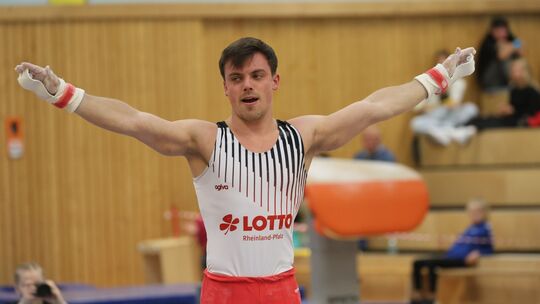 Louis Heil von der KTV Koblenz freute sich bei der deutschen Meisterschaft in Hannover über den vierten Platz im Sprung. Louis Heil von der KTV Koblenz freute sich bei der deutschen Meisterschaft in Hannover über den vierten Platz im Sprung.