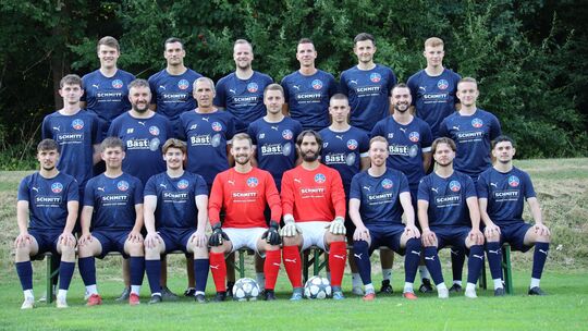 Die SG Liebshausen/Argenthal/Mörschbach in der Saison 2026/27: (hintere Reihe, von links) Yannik Vogt, Daniel Römer, Florian Hey