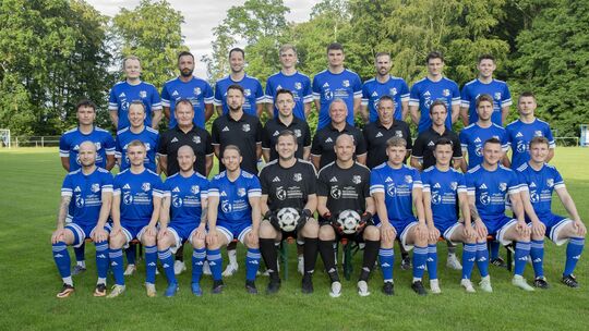 Der SV Binningen in der Saison 2026/27: (hintere Reihe, von links) Hendrik Wehner, Arlind Schmitt, Fabian Röhrig, Sven Straßen,