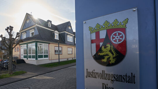 Es ist eng geworden in den rheinland-pfälzischen Gefängnissen - in Diez reicht sie beispielsweise nahe an 100 Prozent heran, in