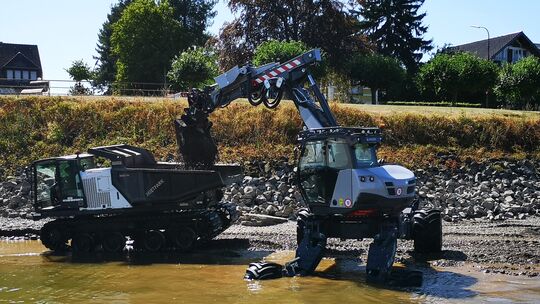 Damit die Rheinfähre zwischen Linz und Kripp auch bei Niedrigwasser fahren kann, haben die Betreiber das Ende der Fahrrinne weit Damit die Rheinfähre zwischen Linz und Kripp auch bei Niedrigwasser fahren kann, haben die Betreiber das Ende der Fahrrinne weit