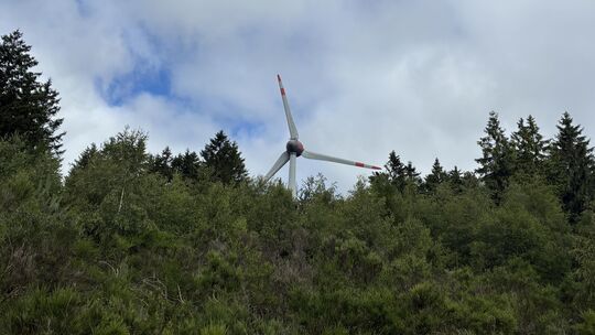 Werden künftig von Bad Breisig aus Bad Hönninger Windräder im Rheinpanorama zu sehen sein? Das gefällt längst nicht jedem. Werden künftig von Bad Breisig aus Bad Hönninger Windräder im Rheinpanorama zu sehen sein? Das gefällt längst nicht jedem.