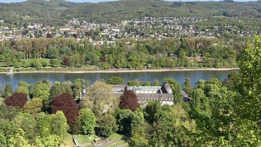 Die Insel Nonnenwerth mit ihrem heute 900 Jahre alten Kloster war 1821 schon einmal an einen privaten Investor verkauft worden.