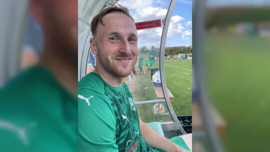Danny Lutz hatte gut lachen. Der Angrifer des VR Baumholder entschied das Derby gegen den SC Idar-Oberstein mit einem Doppelpack Danny Lutz hatte gut lachen. Der Angrifer des VR Baumholder entschied das Derby gegen den SC Idar-Oberstein mit einem Doppelpack