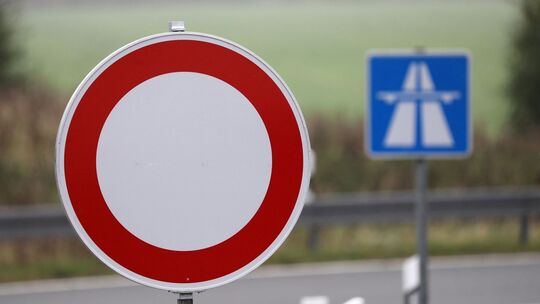 Sperrung auf A6-Brücke Sperrung auf A6-Brücke