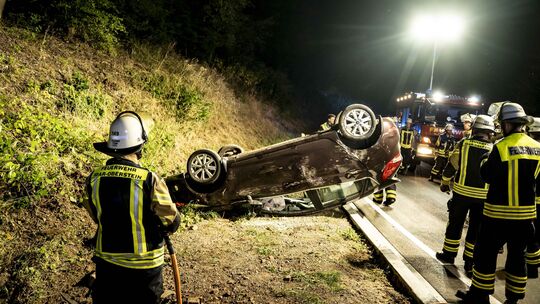Der Fahrer überstand den Überschlag seines Autos in Idar-Oberstein leicht verletzt.