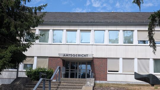 Ein 61-jähriger Angeklagter musste sich vor dem Amtsgericht Diez wegen fahrlässiger Tötung verantworten.