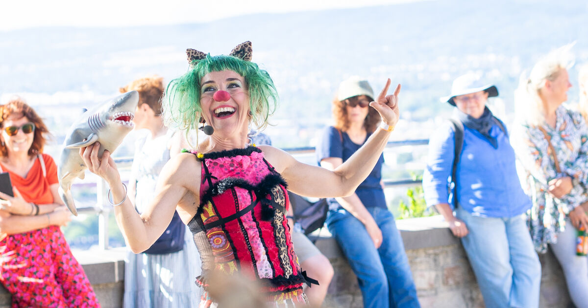 Colorful activity in Koblenz: Jugglers take over Ehrenbreitstein Fortress