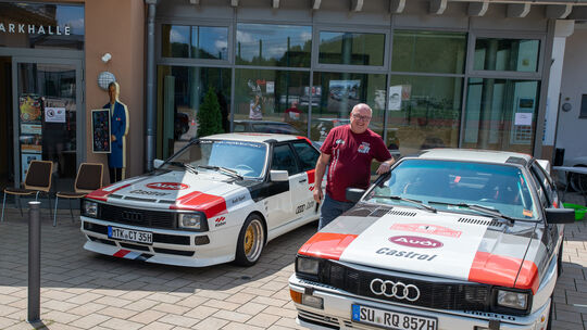 Sportcoupes im klassischen Audi quattro-Stil summen mit dem Organisator Norbert Nietz.