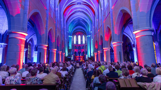 Märchenhaft war die Illumination, die der altehrwürdigen Basilika eine ganz besondere Atmosphäre verlieh.