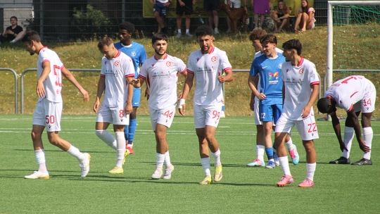 Wittlichs Aymen Ed-Daoudi (Nr. 99), vorige Saison noch für den FV Engers am Ball, zeigte im Auftaktspiel in Gonsenheim, dass er
