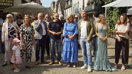 Landtagsabgeordnete Carolin Pehlke, ihr Vorgänger Hans-Jürgen Noss, Staatssekretär Denis Alt, Bundestagspräsidentin Julia Klöckn Landtagsabgeordnete Carolin Pehlke, ihr Vorgänger Hans-Jürgen Noss, Staatssekretär Denis Alt, Bundestagspräsidentin Julia Klöckn