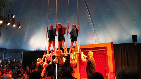 Beim Circus ZappZarap zeigten die Kinder einem staunenden Publikum ihr artistisches Können.