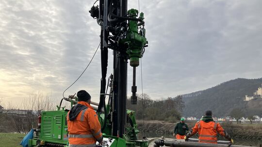 Bei Bohrungen im Frühjahr wurden schon mal die Bodenverhältnisse geprüft. Bald beginnen die eigentlichen Arbeiten an der Lahnque