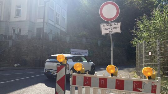 Die Brentanostraße auf der rechten Rheinseite in Koblenz ist noch bis Ende der Woche gesperrt.