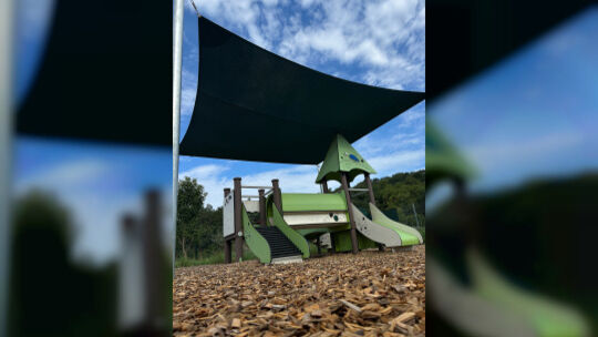 In der Kindertagesstätte St. Marien in Sessenbach sind zwei hochwertige Markisen sowie zwei Sonnensegel installiert worden zum S In der Kindertagesstätte St. Marien in Sessenbach sind zwei hochwertige Markisen sowie zwei Sonnensegel installiert worden zum S