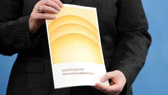 Bericht der Rentenkommission Bericht der Rentenkommission