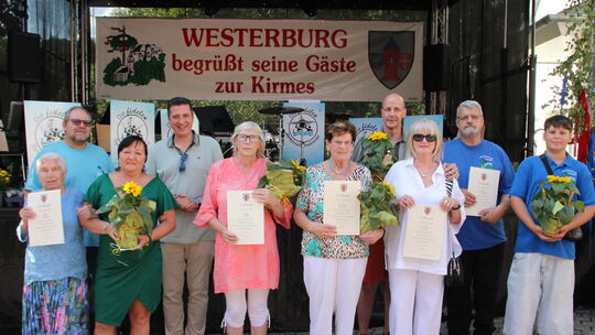 Der Vorstand des Verschönerungsvereins Westerburg prämierte die schönsten blumengeschmückten Häuser und Vorgärten.