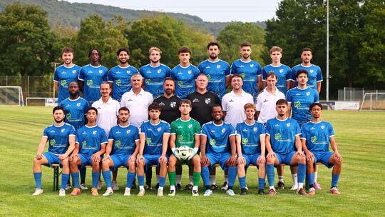 Hinten von links: Yannick Sperber, Yusupha Sawaneh, Hassan Jewad, Luca Fondel, Ben Rommersbach, Albin Shkreta, Adrian Ehses, Raf