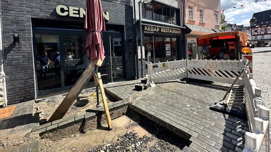Cenans Kebap-Restaurant musste am Mittwoch wegen Kanalbauarbeiten vor der Tür geschlossen bleiben. Der beliebte Dönergrill am Kl