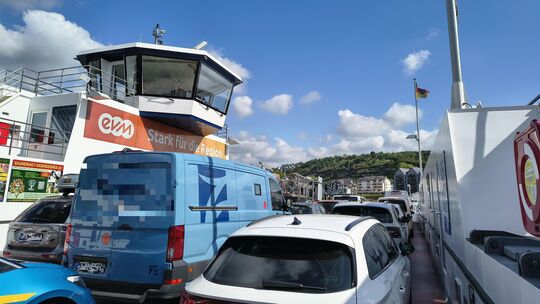Die Fähre Linz-Remagen kann derzeit nur beschränkt Fahrzeuge transportieren.