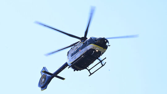 Auch ein Polizeihubschrauber kam bei der Suche nach der vermissten Frau zum Einsatz.