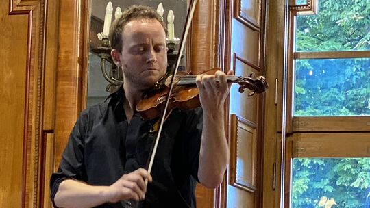 In seinen Erzählungen war Max Eisinger auch auf die zahlreichen herausragenden Musiker, die in Deutschland und Österreich bis zu In seinen Erzählungen war Max Eisinger auch auf die zahlreichen herausragenden Musiker, die in Deutschland und Österreich bis zu