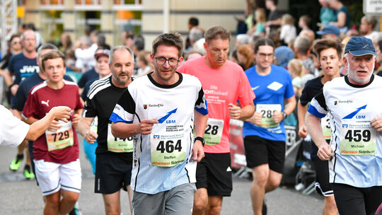 Tolles Wetter – 1300 Teilnehmer und beste Stimmung beim 12. Westerwälder Firmenlauf 2025 in Betzdorf.