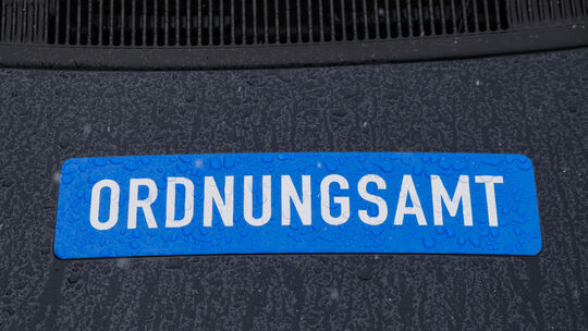 Das Ordnungsamt hatte den Herdorfer laut dem Stadtbürgermeister angeschrieben - die Flaggen seien inzwischen verschwunden.