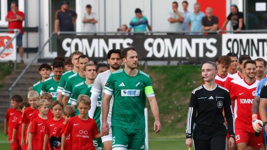 Kapitän Daniel Braun führte den SV Alemannia in Hüffelsheim aufs Feld. Nun steht das erste Heimspiel in Waldalgesheim an.