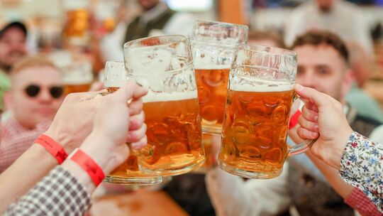 Der internationale Tag des Bieres möchte Biere aller Nationen und Kulturen feiern, um so die Welt zusammenzubringen.