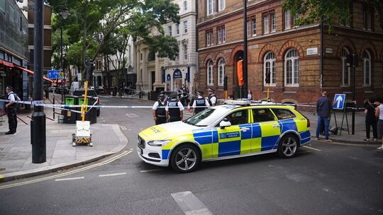 Mehrere Menschen im Zentrum Londons niedergestochen Mehrere Menschen im Zentrum Londons niedergestochen