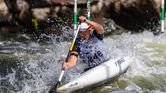 Zwei Rennen, zwei Medaillen: Paulina Pirro ist bei der U23-EM in Frankreich eine Klasse für sich. Nach Silber mit dem K1-Team be Zwei Rennen, zwei Medaillen: Paulina Pirro ist bei der U23-EM in Frankreich eine Klasse für sich. Nach Silber mit dem K1-Team be