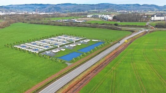 Die Bauarbeiten haben gerade begonnen: Eine Visualisierung des Batteriegroßspeichers, der gerade in Wittlich-Wengerohr entsteht.