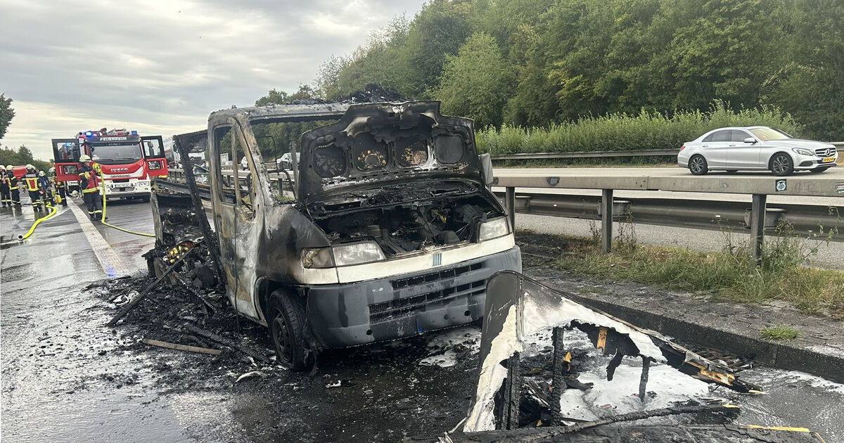 Mehrere Kilometer Stau: Wohnmobil brennt auf der A3 bei Nentershausen aus