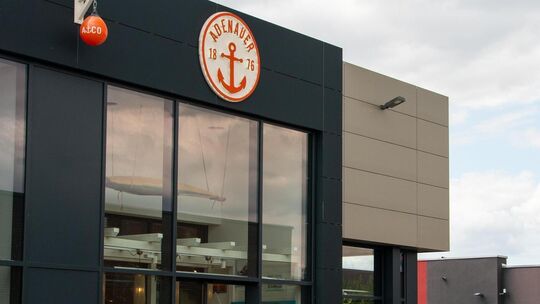 2024 eröffnete die Adenauer-Filiale im Gewerbepark Mülheim-Kärlich. Seit dieser Woche hat das Geschäft nun geschlossen. Hintergr