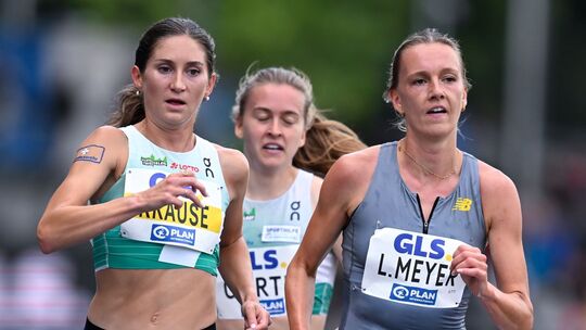 Die aus Diez stammende Olivia Gürth (Mitte, links Gesa Felicitas Krause, rechts Lea Meyer) startet am Montagabend bei der EM in