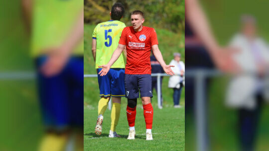 Für Marvin Schulzki (rechts), den spielenden Co-Trainer der SG Liebshausen, beginnt die Saison am Sonntag (14.45 Uhr) daheim geg