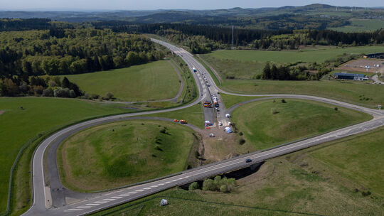 Ein Blick auf Deutschlands wohl bekannteste Lücke: Die A1 endet in der Eifel bei Dreis-Brück. Ein Blick auf Deutschlands wohl bekannteste Lücke: Die A1 endet in der Eifel bei Dreis-Brück.