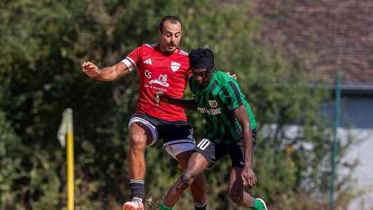 Ibrahim El-Saleh (links) will mit seinem SV Gimbweiler am Sonntag beim SV Weiersbach auftrumpfen.