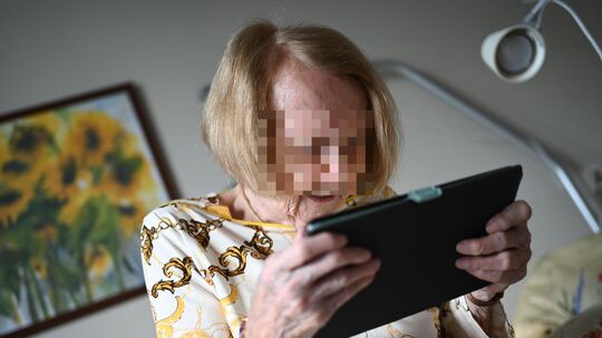 Ein aktuelles Forschungsprojekt an der Uni Siegen befasst sich mit dem Thema digitale Gruppentherapie bei Altersdepression. Ein aktuelles Forschungsprojekt an der Uni Siegen befasst sich mit dem Thema digitale Gruppentherapie bei Altersdepression.