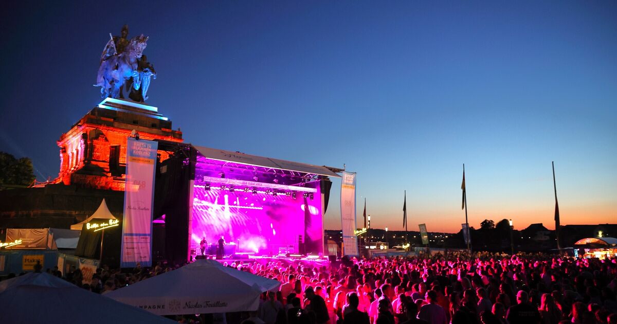 Bildergalerie zum Fest: Das war am Freitag von Rhein in Flammen los