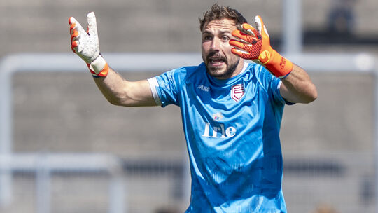 Die Sportfreunde Siegen um Keeper Marcel Johnen holten gegen Aufsteiger VfB 03 Hilden lediglich ein 1:1-Remis.