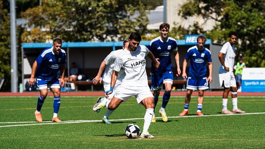 Eiskalt vom Punkt: Der neuen Mittelstürmer Serhat Koruk verwandelte zwei Foulelfmeter beim 2:2 seines FC Emmelshausen-Karbach be
