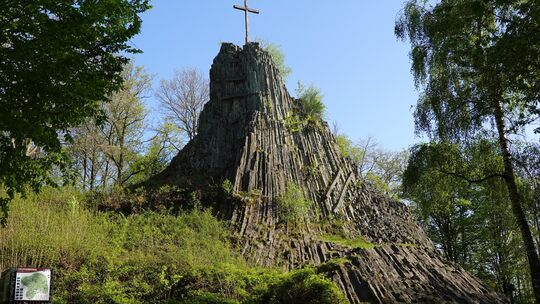 Der Druidenstein, am vor kurzem erst zu Deutschlands schönstem Wanderweg gewählten Druidensteig gelegen, ist jetzt auch unter de