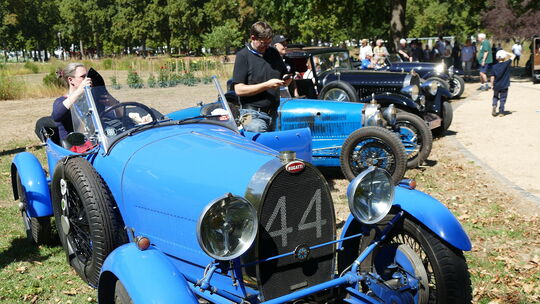Rund 30 Bugattis konnten die Besucher am Samstag im Dahliengarten bestaunen. Der Ahr-Automobil-Club hatte den Bugatti-Club-Deuts Rund 30 Bugattis konnten die Besucher am Samstag im Dahliengarten bestaunen. Der Ahr-Automobil-Club hatte den Bugatti-Club-Deuts